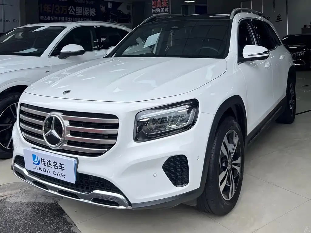Mercedes-Benz GLB — фото 1
