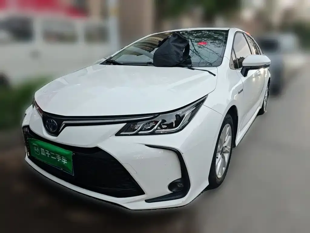 Toyota Corolla — фото 1