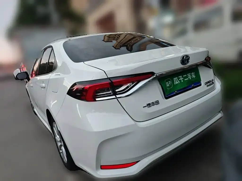 Toyota Corolla — фото 3