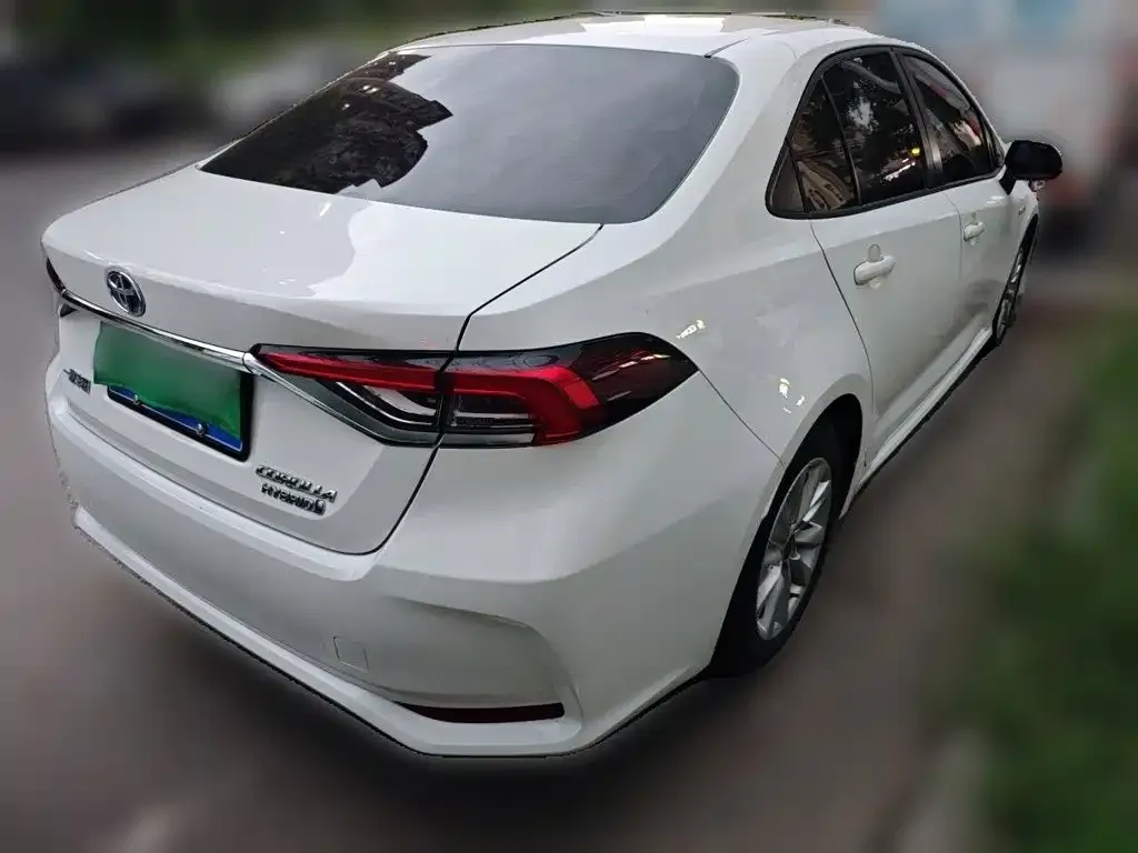 Toyota Corolla — фото 2