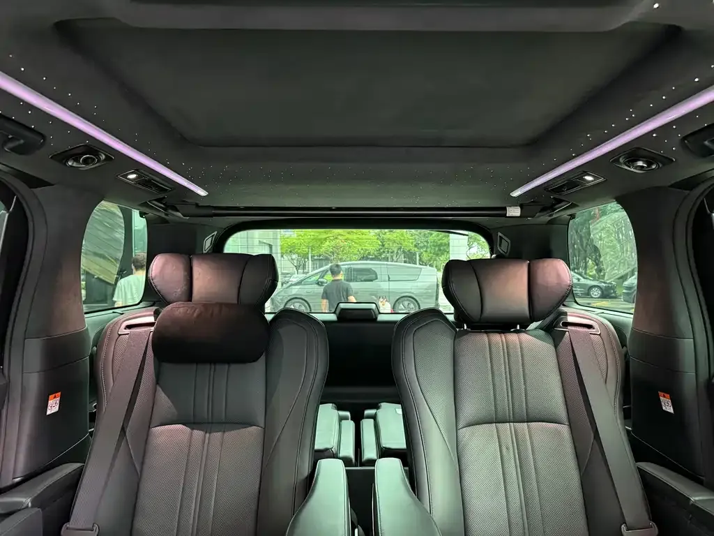 Toyota Alphard — фото 2