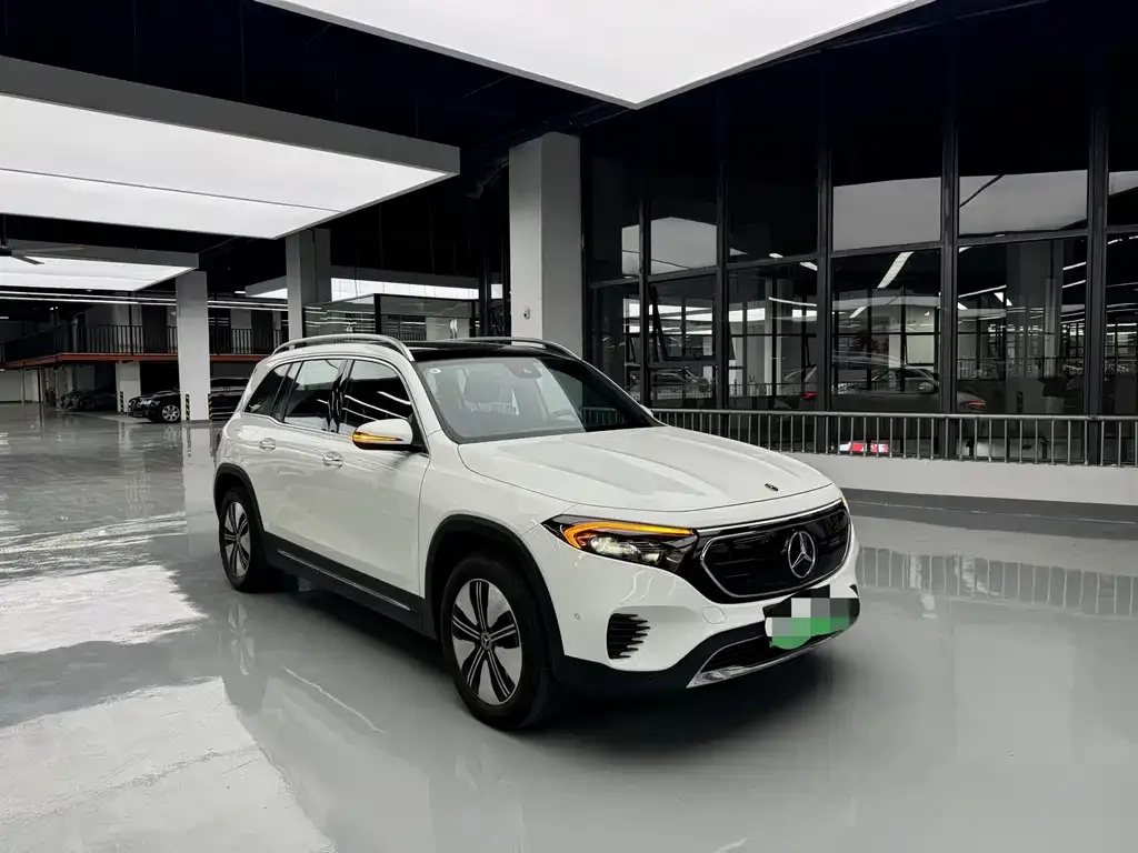 Mercedes-Benz EQB — фото 10