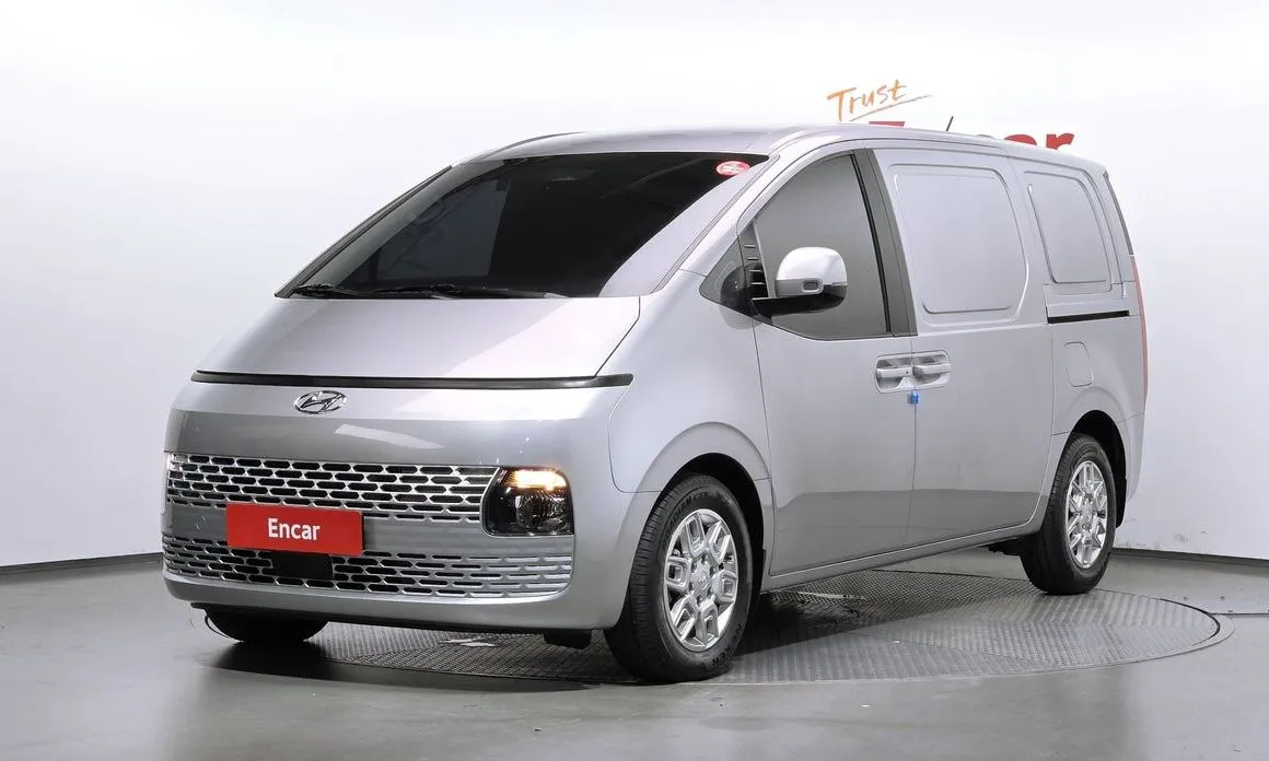 Hyundai Staria — фото 1