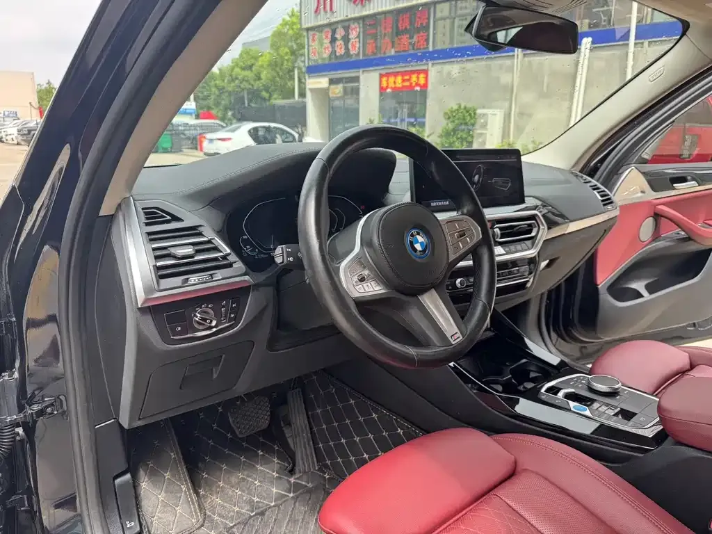 BMW iX3 — фото 2