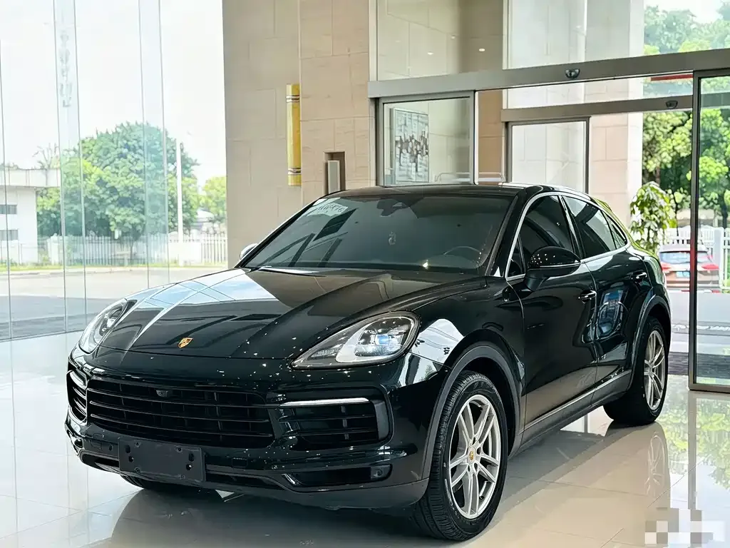Porsche Cayenne — фото 1