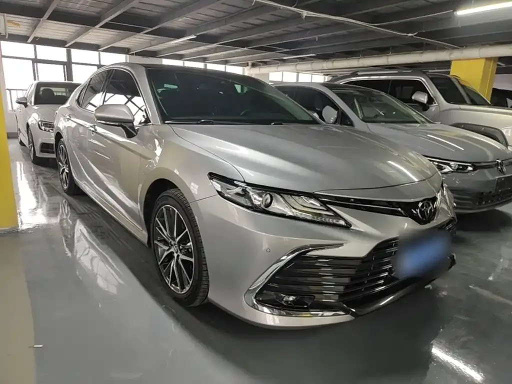 Toyota Camry — фото 6