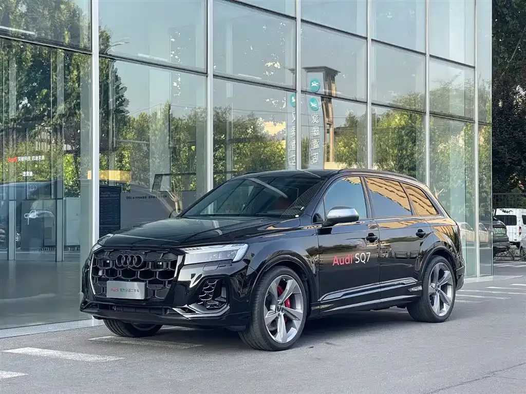 Audi SQ7 — фото 1