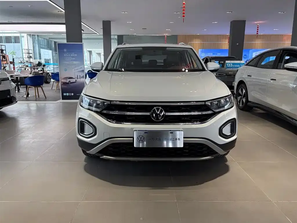 Volkswagen T-Roc — фото 7