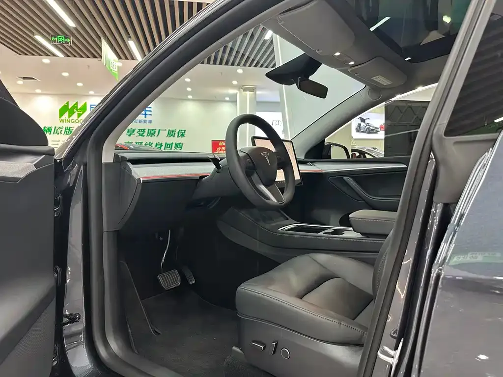 Tesla Model Y — фото 4