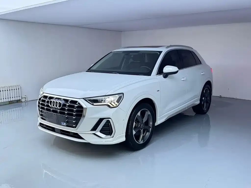 Audi Q3 — фото 1