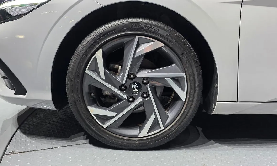 Hyundai AVANTE — фото 4