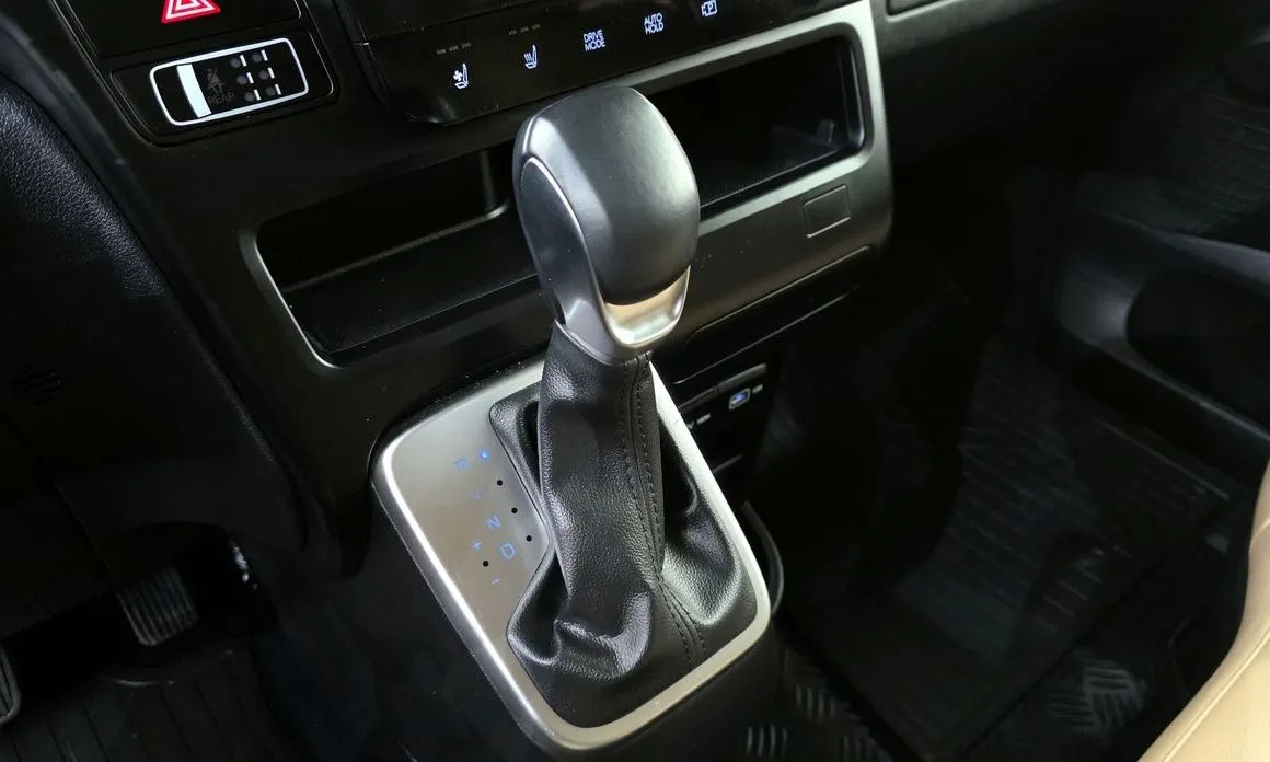 Hyundai Staria — фото 3