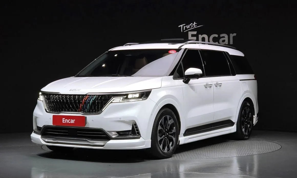 Kia Carnival — фото 1