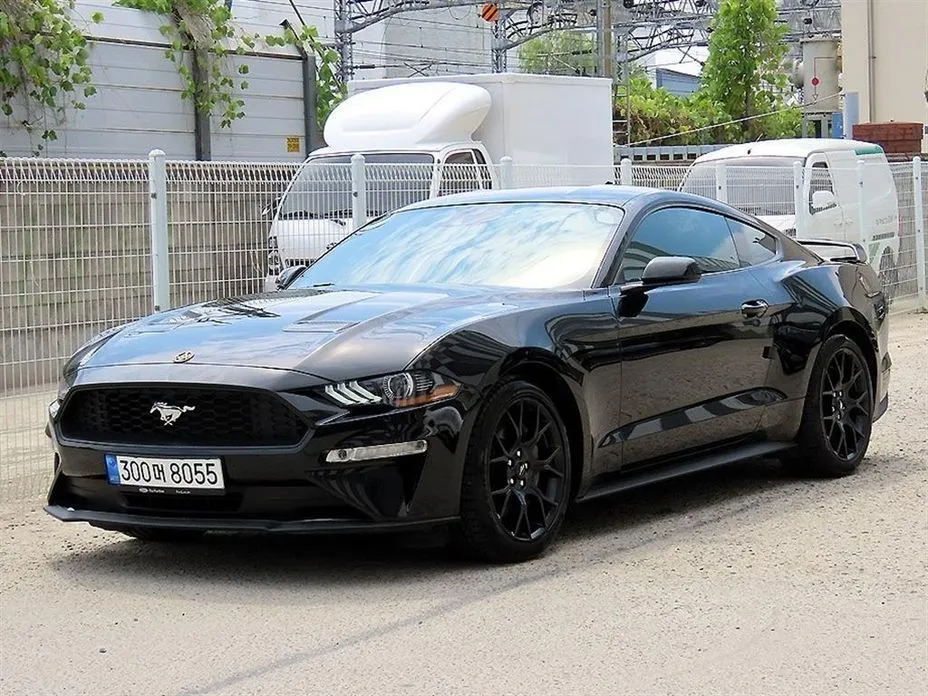 Ford Mustang — фото 10