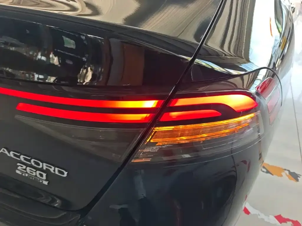 Honda Accord — фото 4