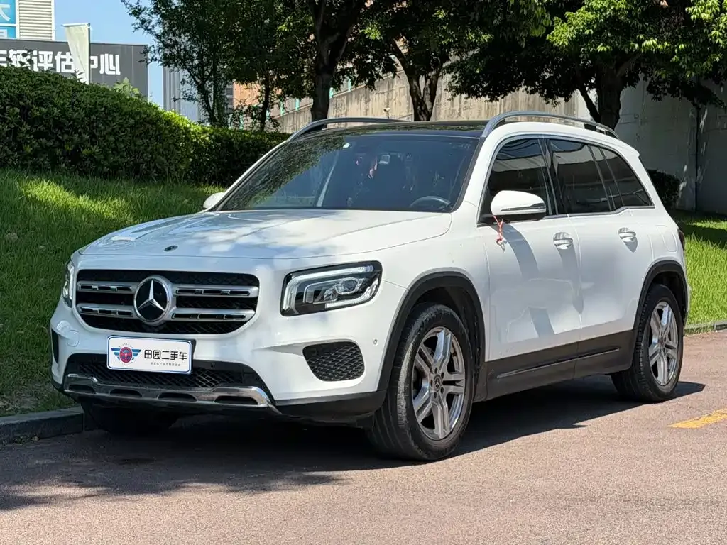 Mercedes-Benz GLB — фото 1
