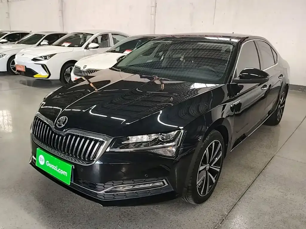 Skoda Superb — фото 4