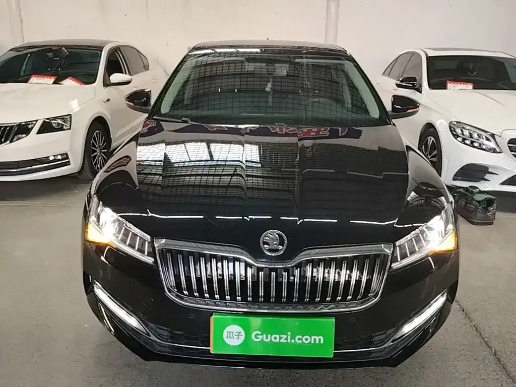 Skoda Superb — фото 2