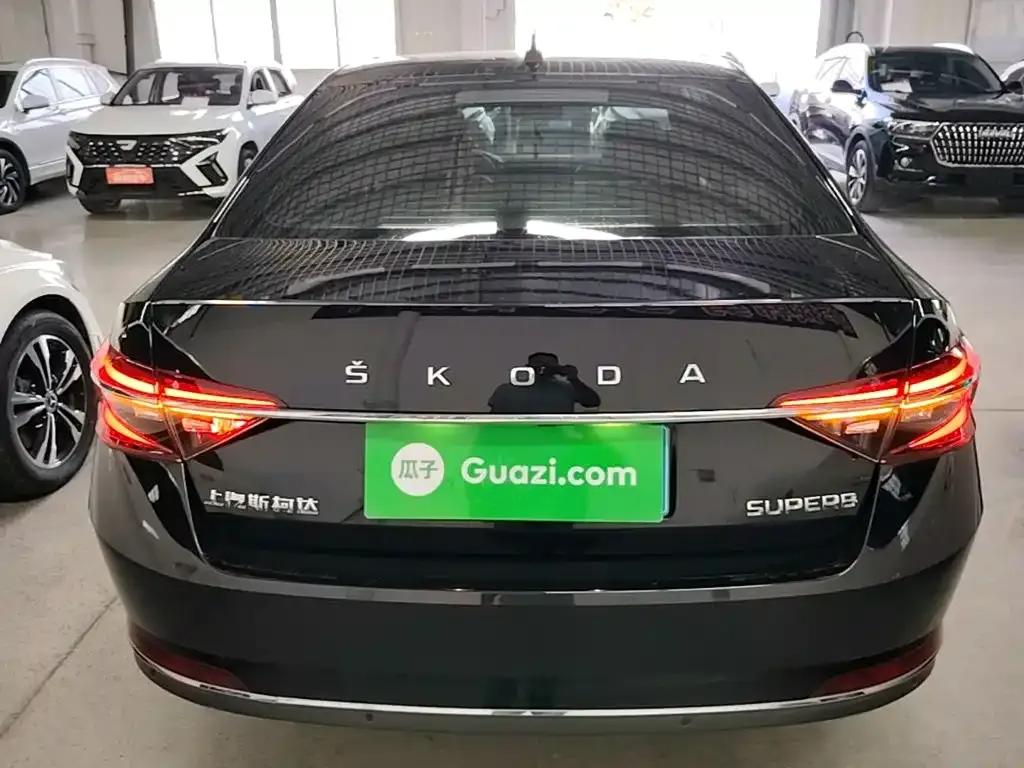 Skoda Superb — фото 8
