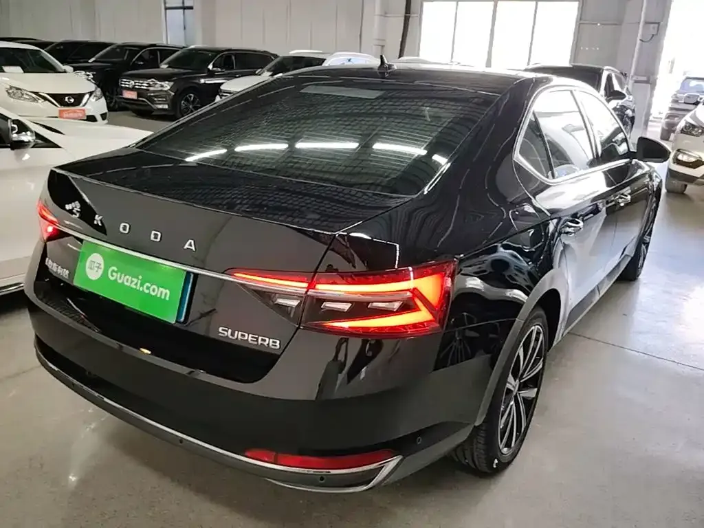 Skoda Superb — фото 6
