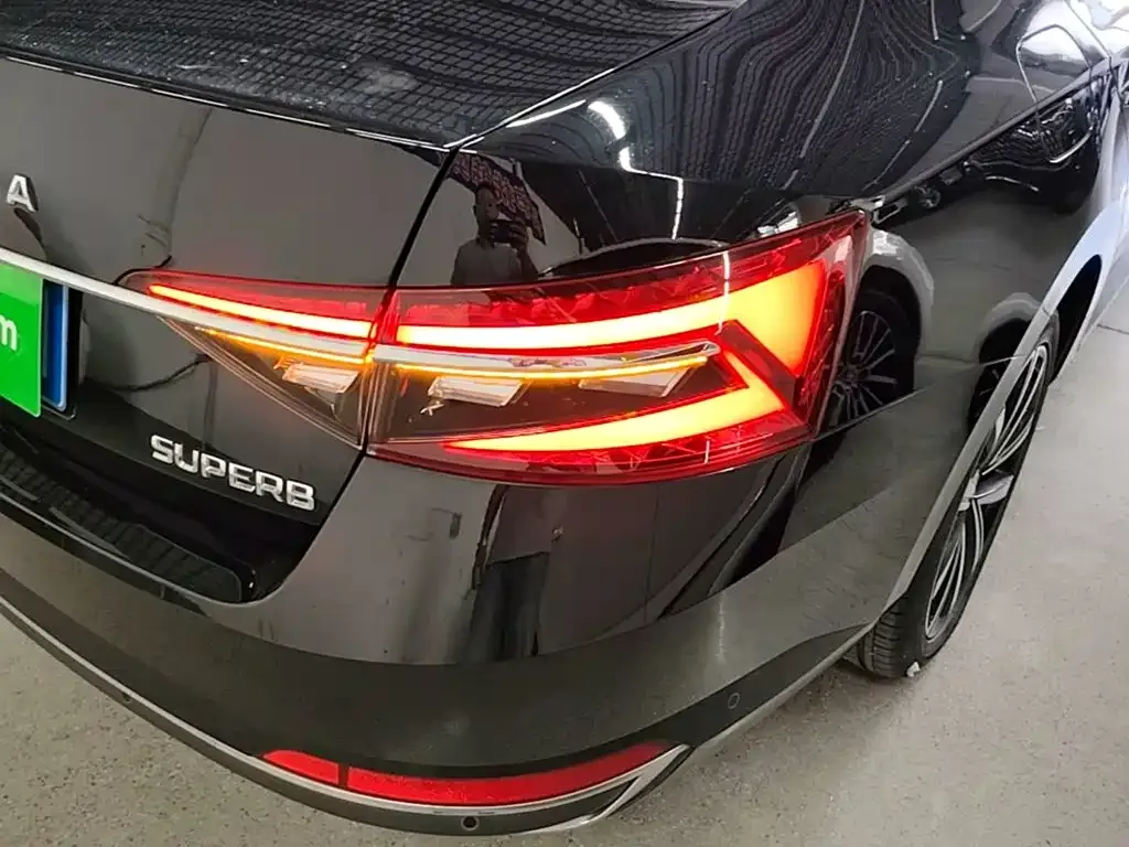 Skoda Superb — фото 3