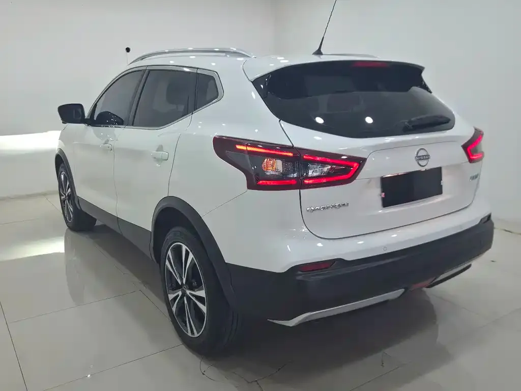 Nissan Qashqai — фото 2