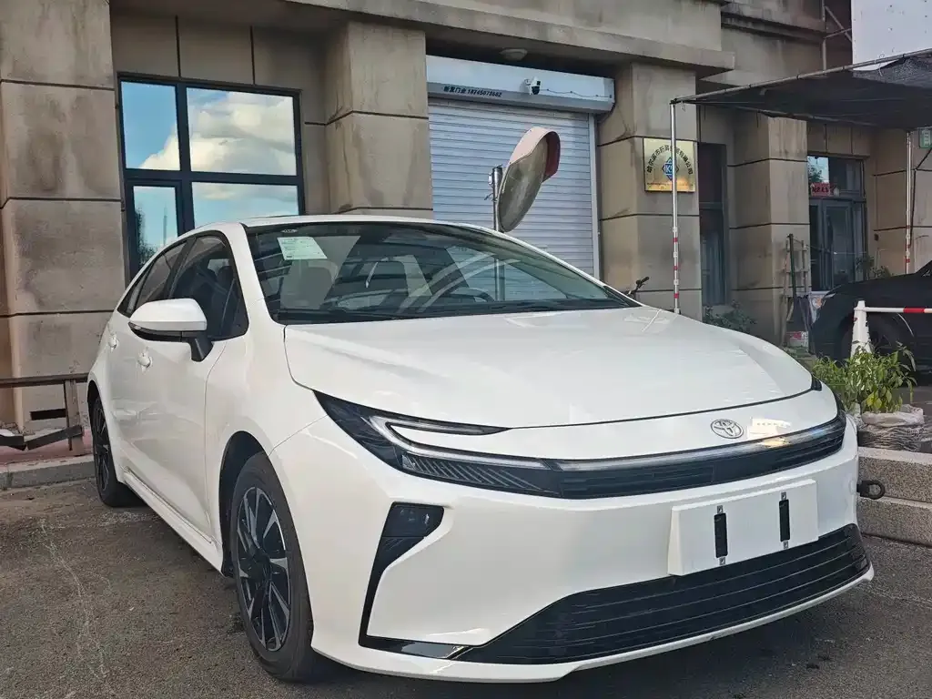 Toyota Corolla — фото 1
