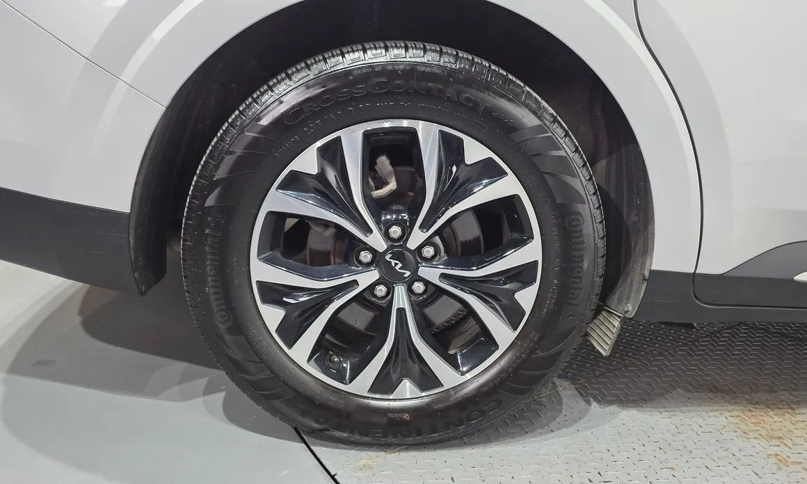 Kia Carnival — фото 10