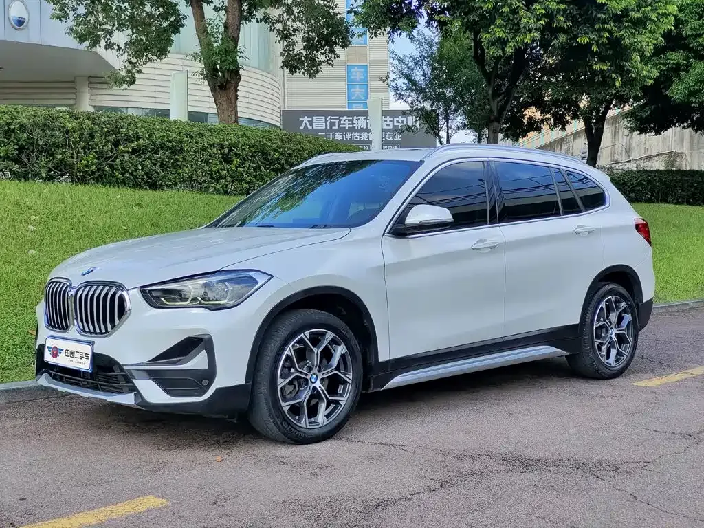 BMW X1 — фото 1