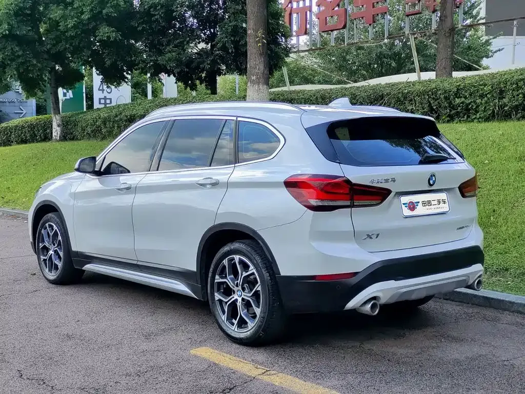 BMW X1 — фото 9