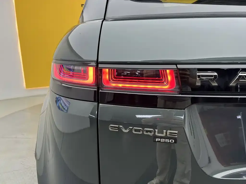Land Rover Evoque — фото 6