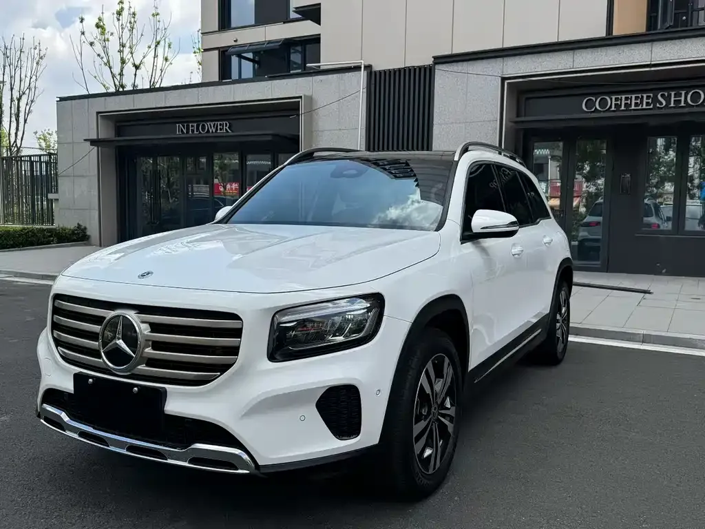 Mercedes-Benz GLB — фото 1
