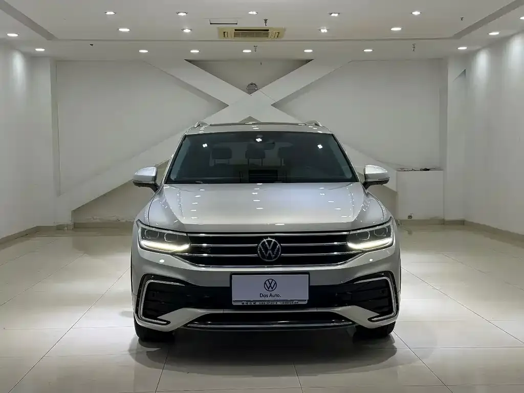 Volkswagen Tiguan L — фото 4