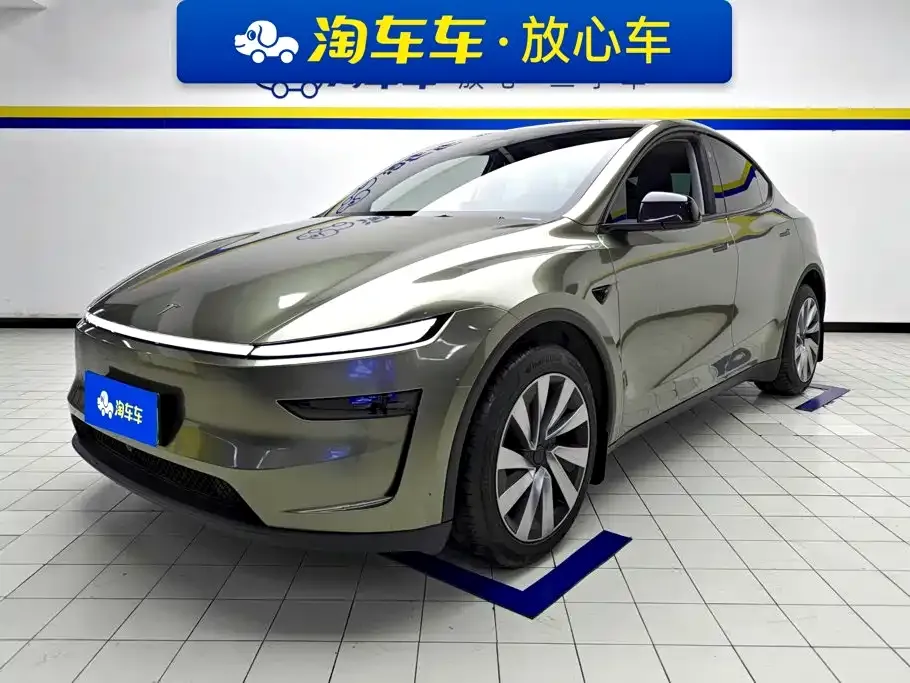Tesla Model Y — фото 1