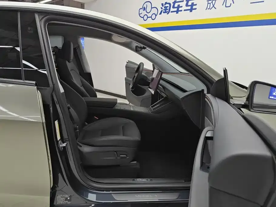 Tesla Model Y — фото 8