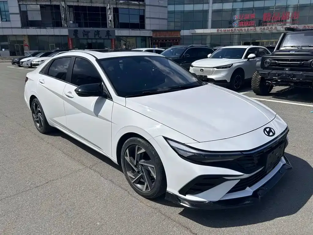 Hyundai Elantra — фото 8