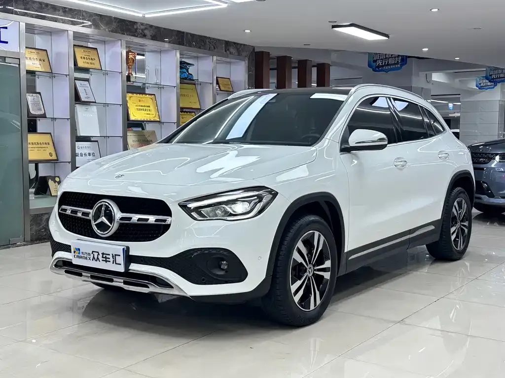Mercedes-Benz GLA — фото 1