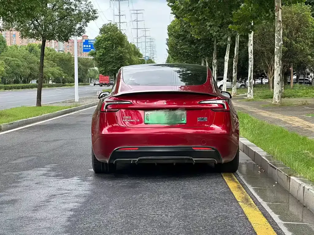 Tesla Model 3 — фото 5
