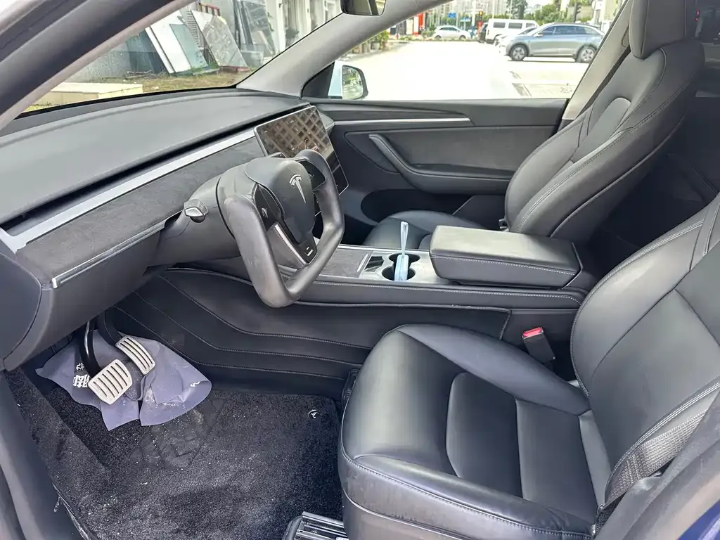 Tesla Model Y — фото 2
