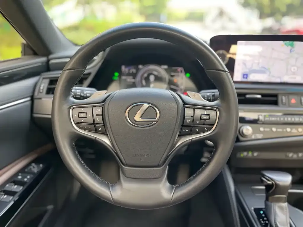 Lexus ES — фото 4