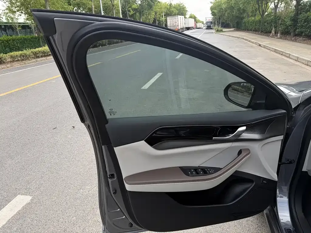 BYD Qin PLUS — фото 10