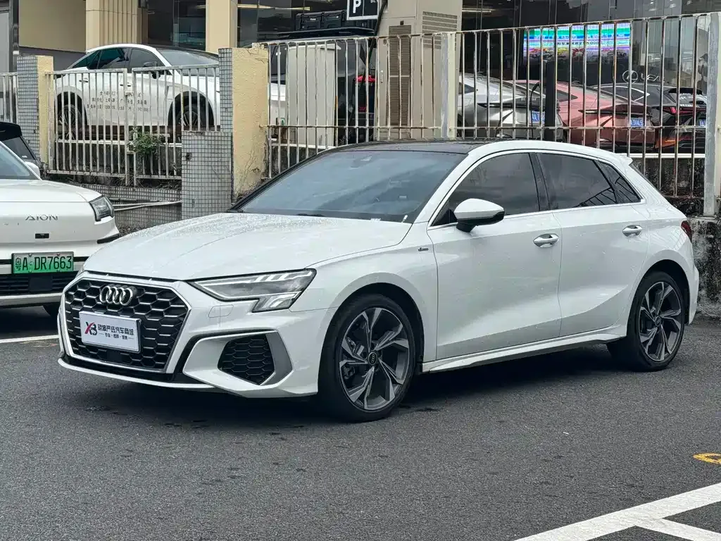 Audi A3 — фото 1
