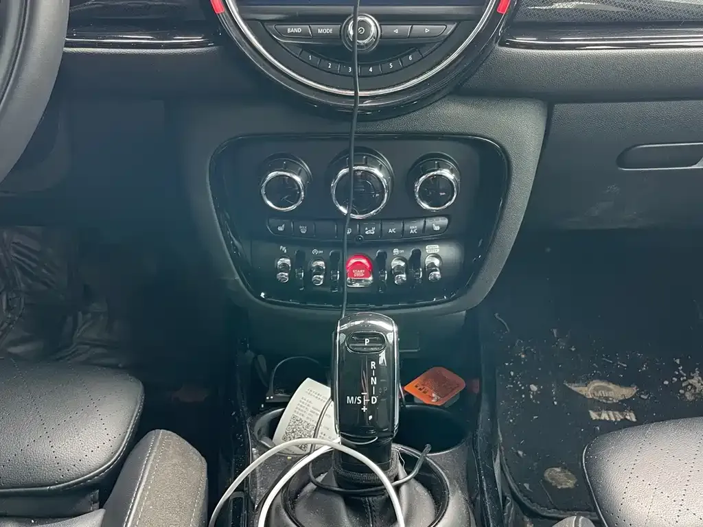 MINI Clubman — фото 2