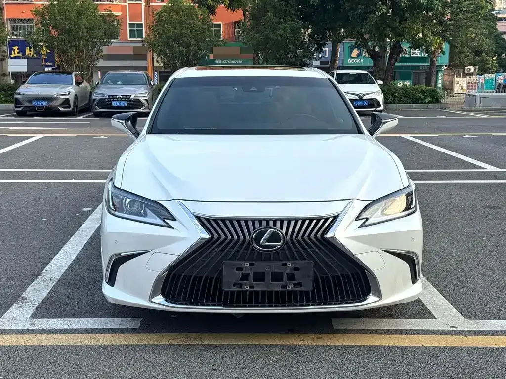 Lexus ES — фото 7