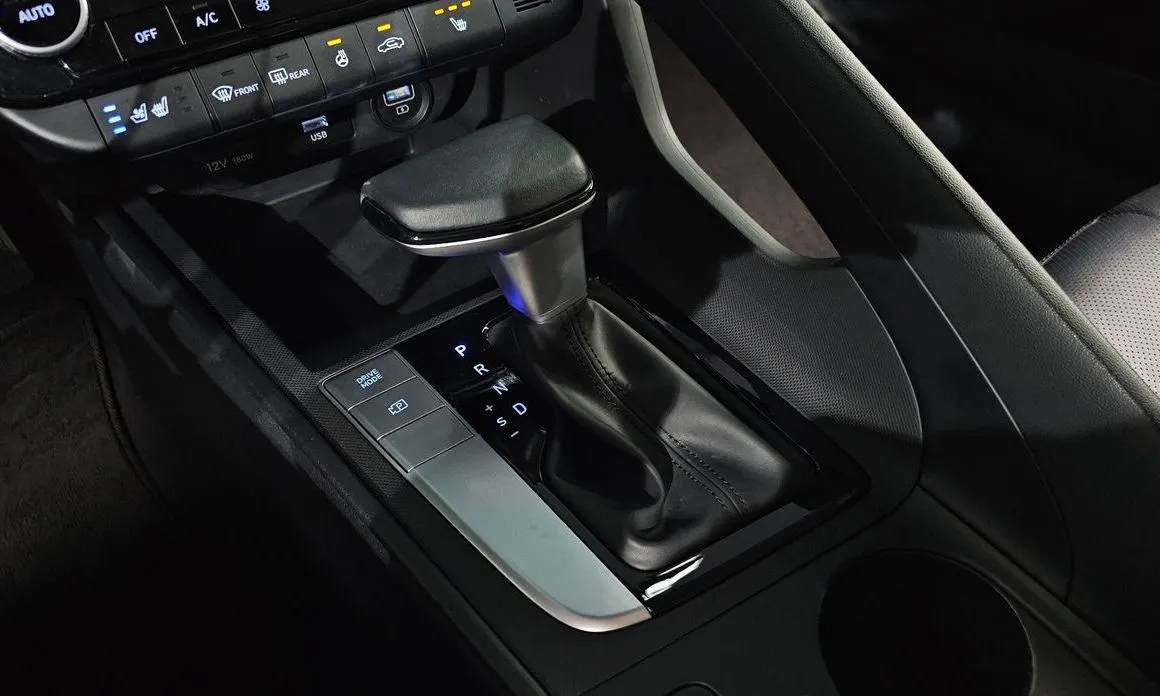 Hyundai AVANTE — фото 6