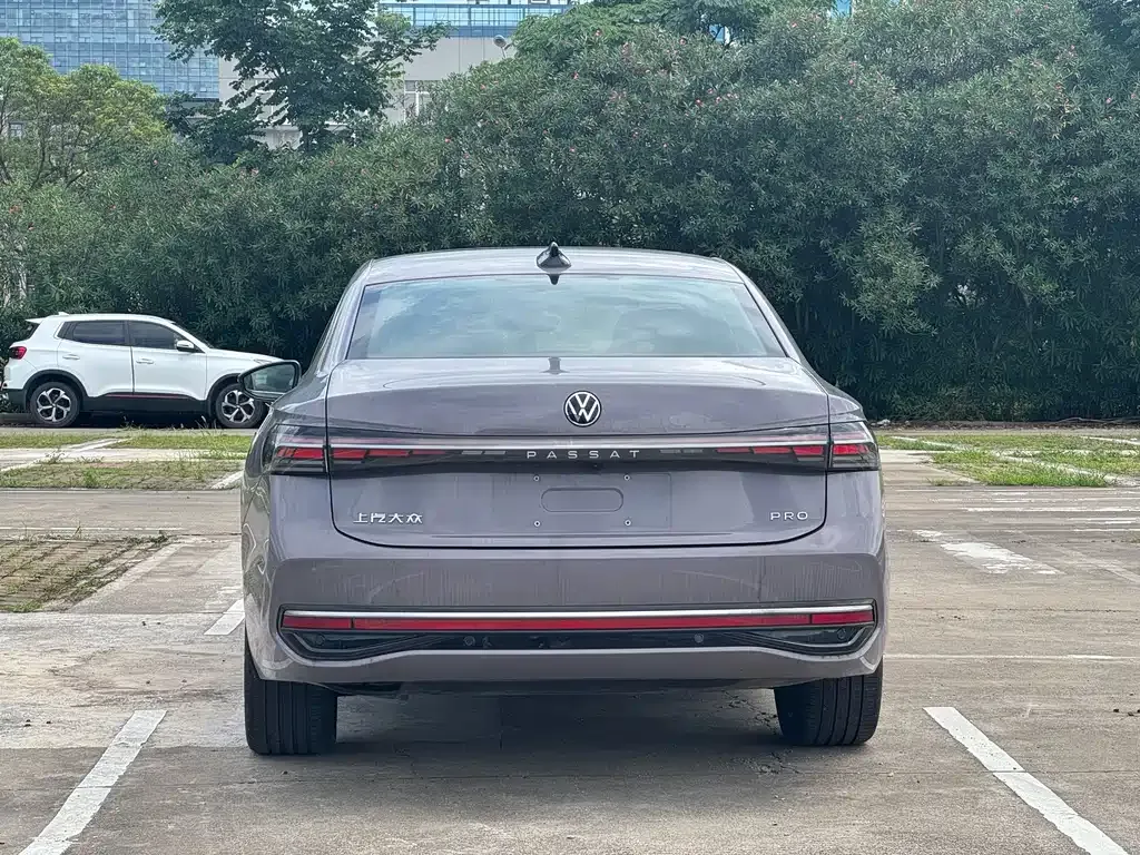 Volkswagen Passat — фото 6