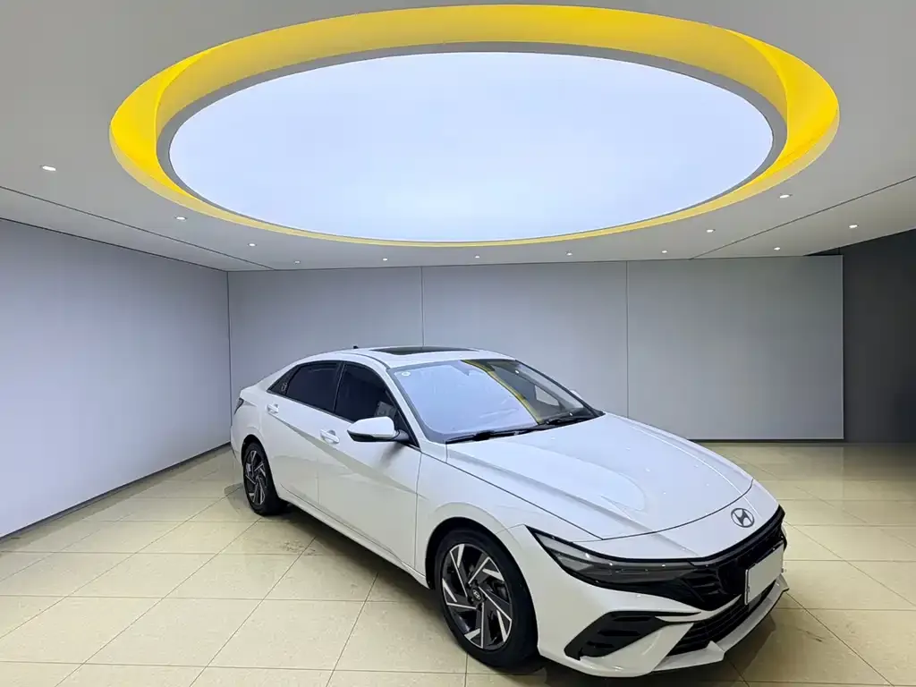 Hyundai Elantra — фото 6