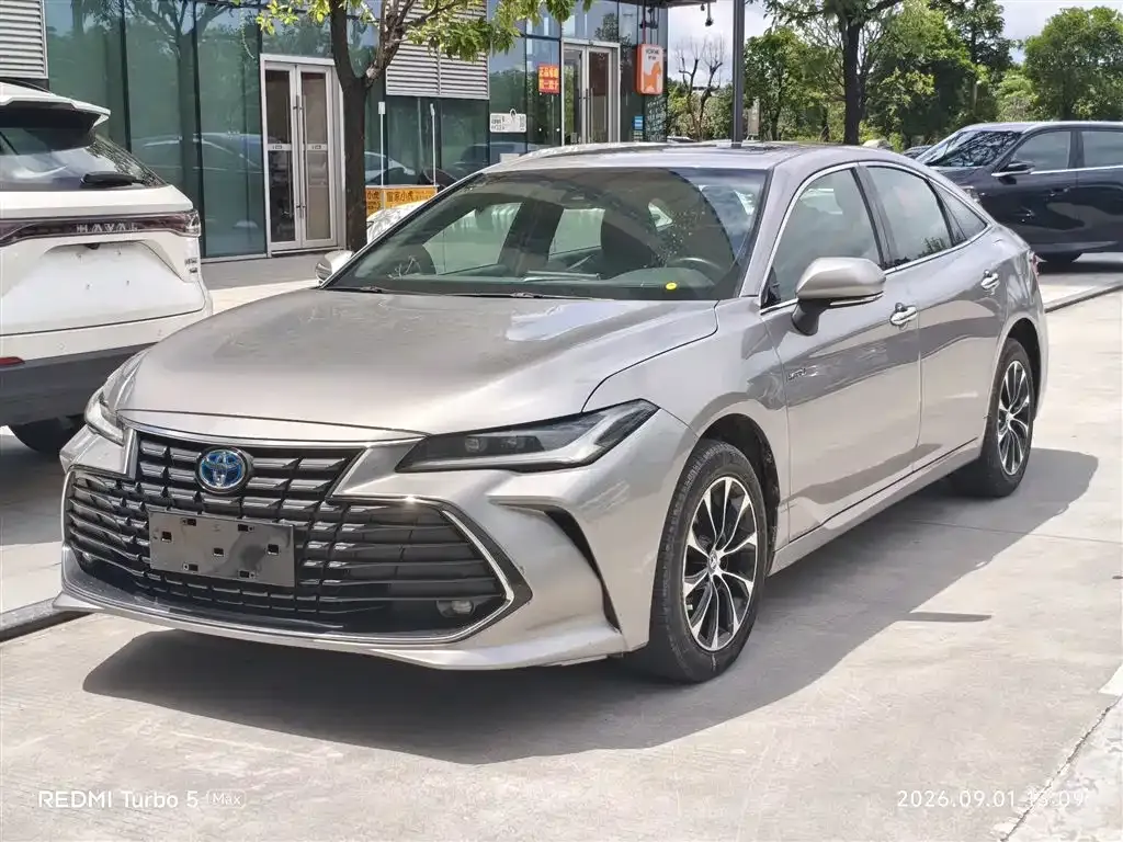 Toyota Avalon — фото 1