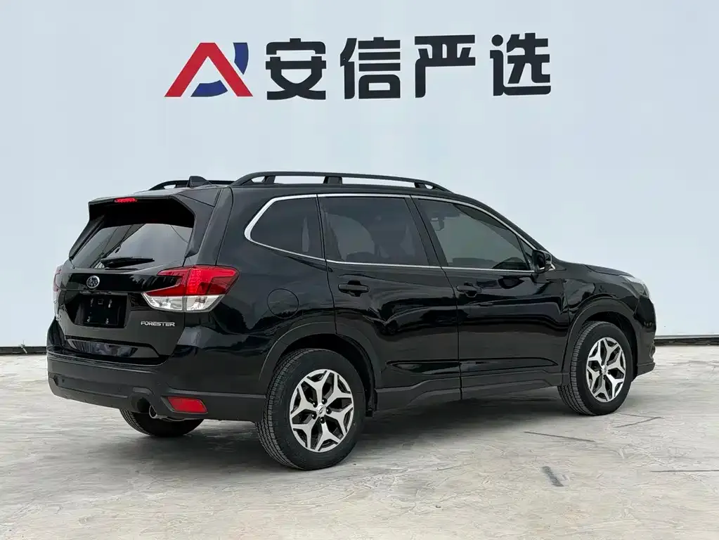 Subaru Forester — фото 8
