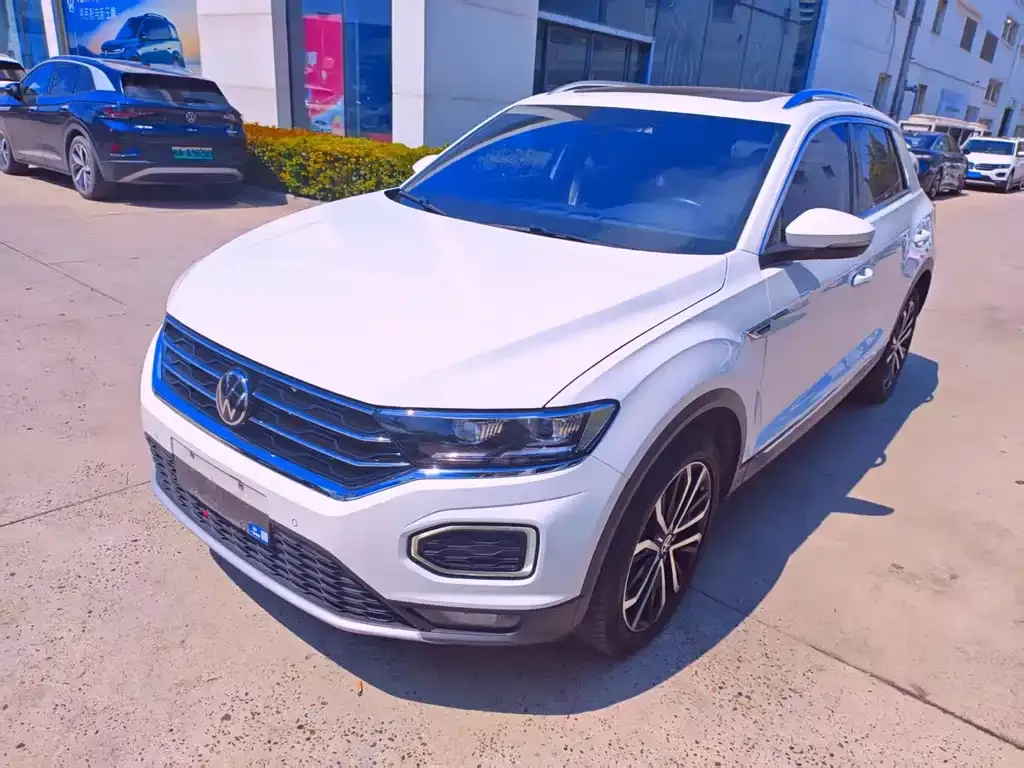 Volkswagen T-Roc — фото 1